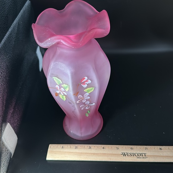 Vintage Pink Satin Hand Painted Ruffled Vase - Picture 4 of 5